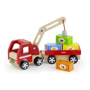 CRANE TRUCK WITH MAGNETIC CONTAINER BLOCKS