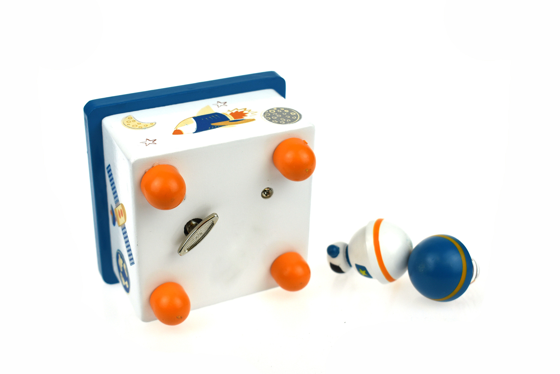 Spinning-Rocket-Music-Box-2
